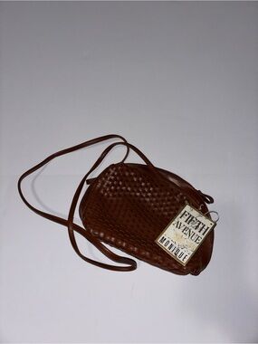 Nique Woven Crossbody Bag - Chestnut Brown